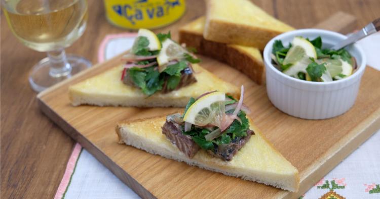 サバ缶おつまみレシピ⑩｜サバのオープンサンド